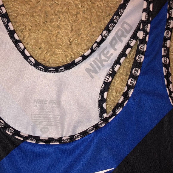 Nike Pro Pattern Tank - Picture 2 of 2